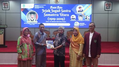 Photo of UISU Hadirkan Pakar Sastra Universiti Leiden Bedah Buku Jejak Jagad Sastra Sumatera Utara,