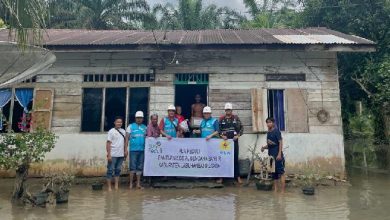 Photo of PLN Peduli Salurkan 150 Paket Bantuan untuk Korban Banjir di Labuhanbatu Utara.