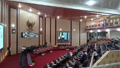 Photo of DPRD Medan Paripurnakan Jawaban Pandangan Fraksi-Fraksi Terhadap Ranperda Usulan Inisiatif
