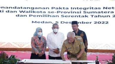 Photo of Bupati Asahan Tandatangani Pakta Integritas Netralitas ASN