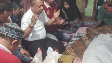 Photo of Ibunda Wakil Ketua Pewarta Wafat, Chairum Lubis Melayat dan Kirimkan Doa
