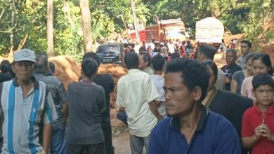 Photo of Polda Sumut, TNI, BPBD dan Masyarakat Berhasil Evakuasi Material Longsor Tutupi Jalan Lintas Tarutung-Sibolga